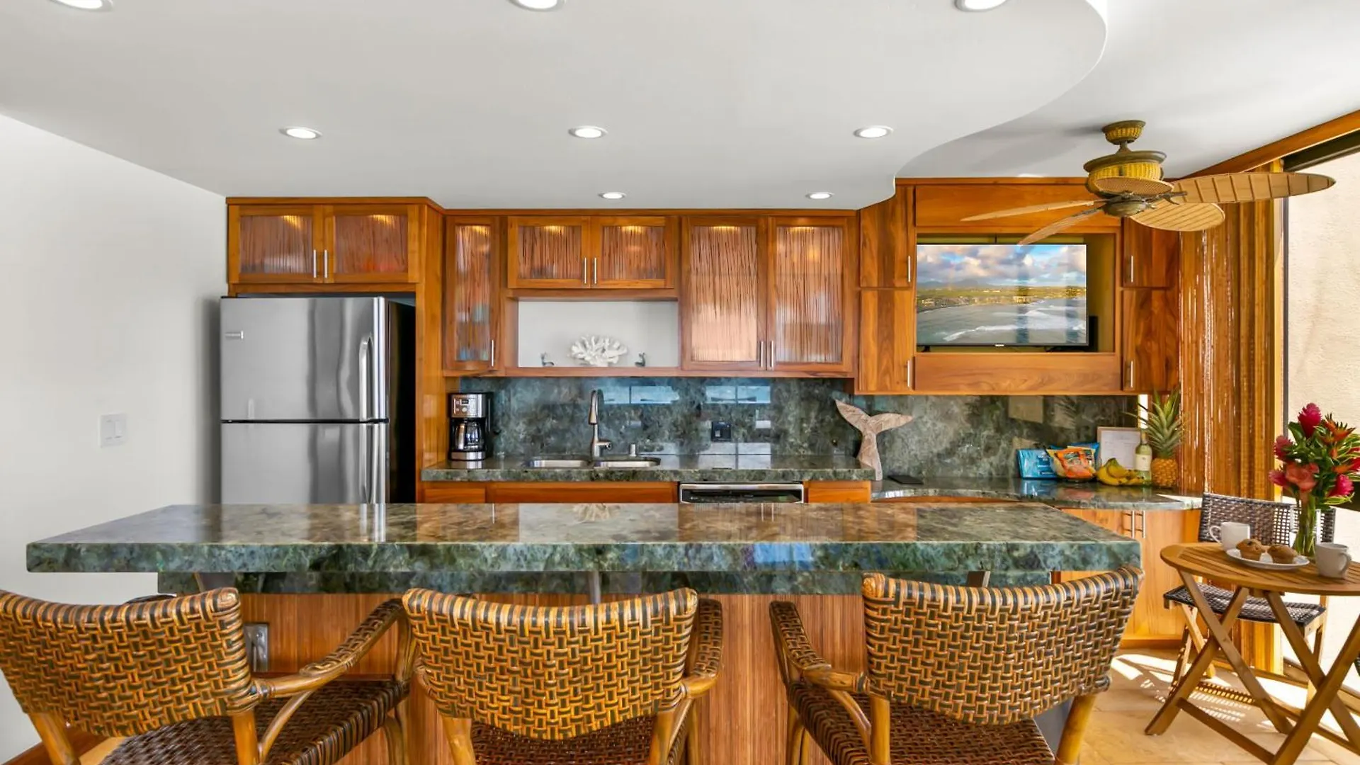 Kuhio Shores 319: Oceanfront In Poipu With A/C! Koloa Apartment